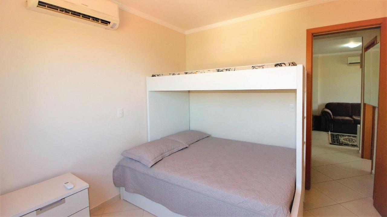 1024 - Apartamento em Bombinhas para locação de temporada - Praia de Bombas Exterior foto